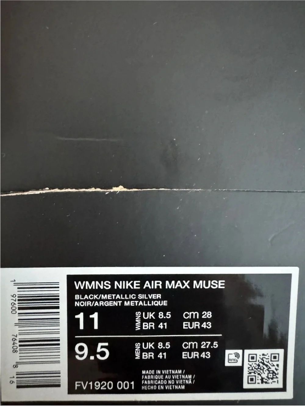Nike Air Max Muse Black Metallic Silver BRAND NEW Size 11 Women